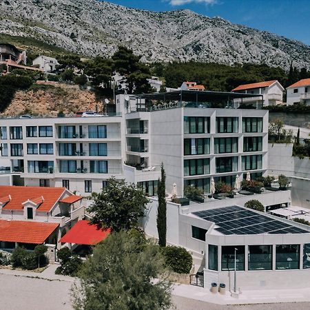 Hotel Medistone 오미스 외부 사진