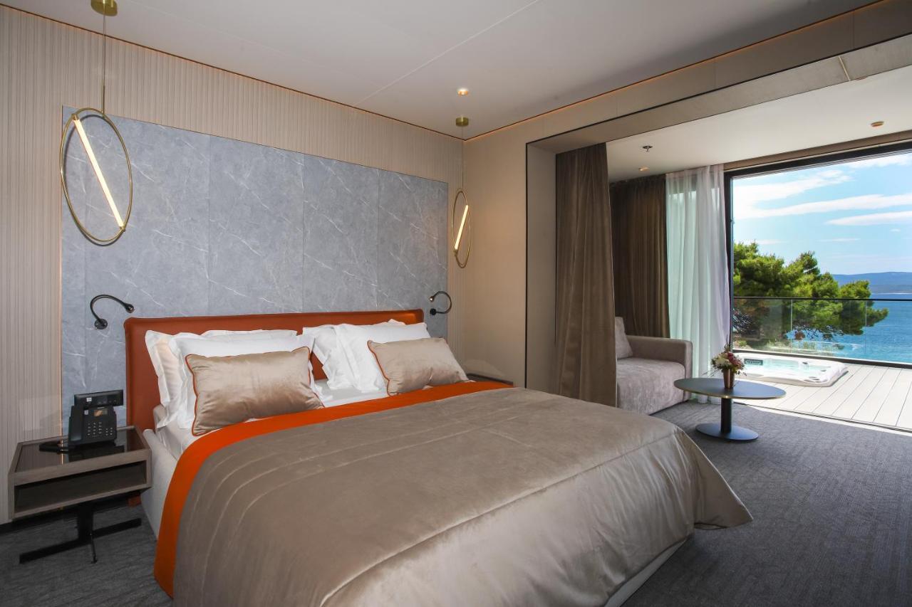 Hotel Medistone 오미스 외부 사진