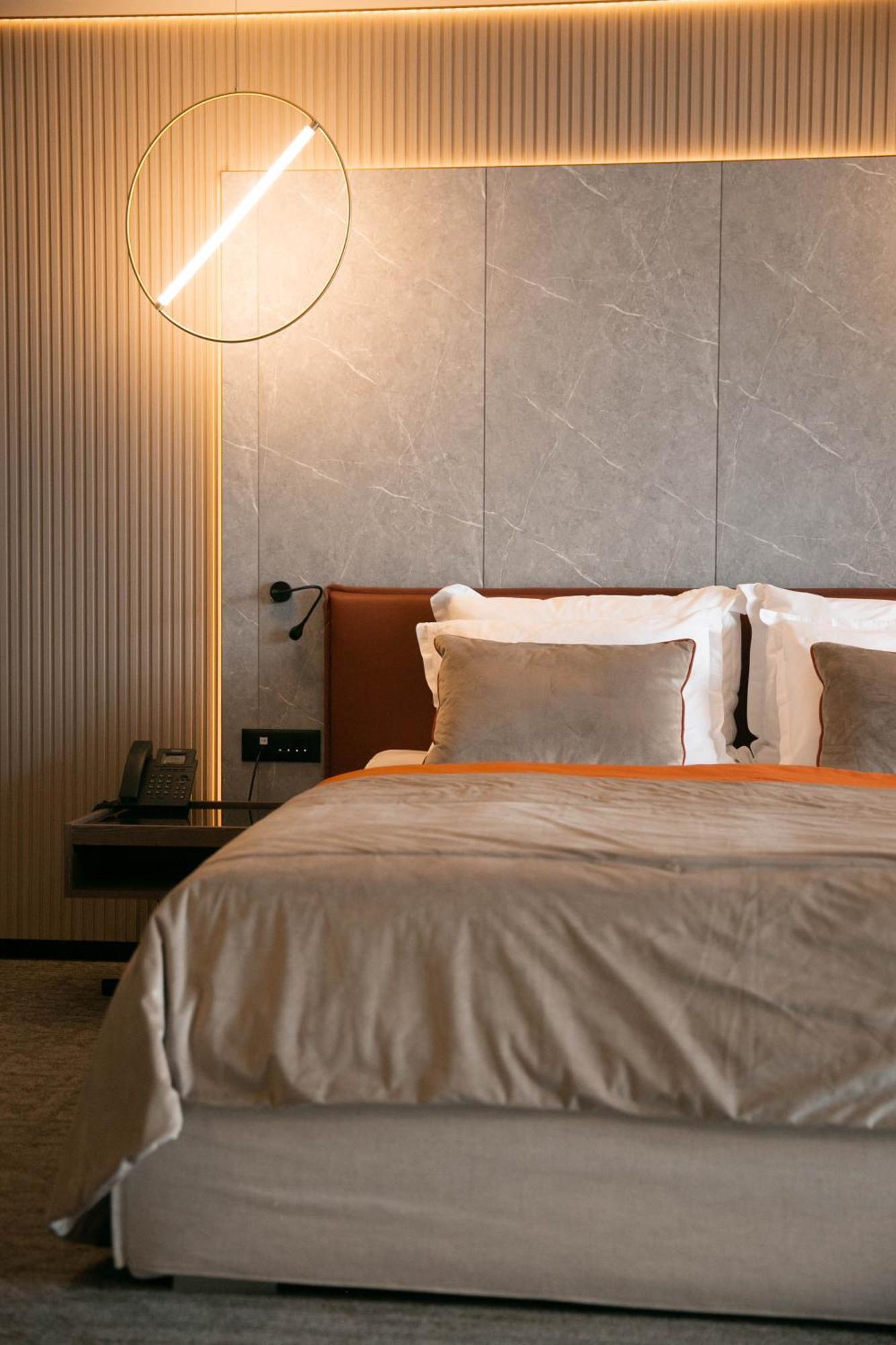 Hotel Medistone 오미스 외부 사진