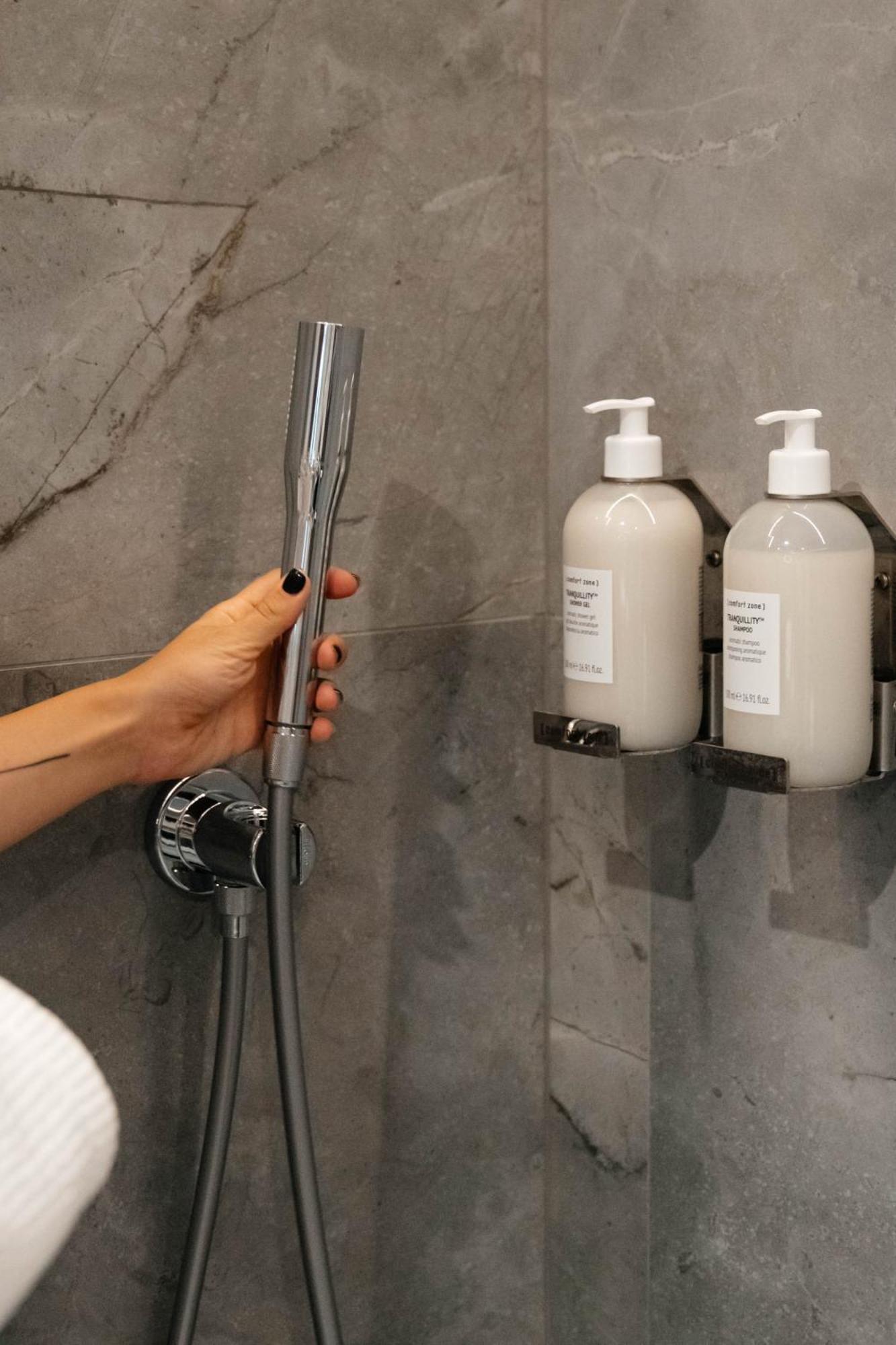 Hotel Medistone 오미스 외부 사진