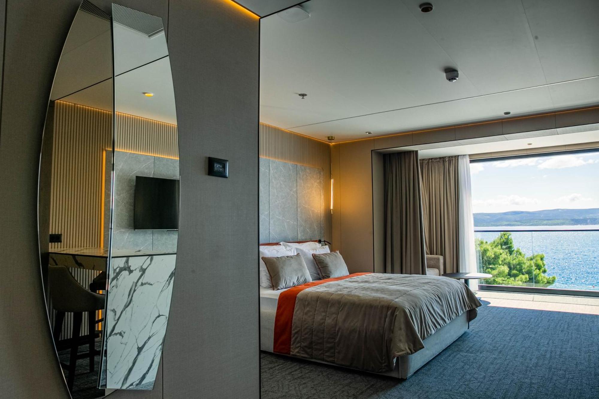 Hotel Medistone 오미스 외부 사진