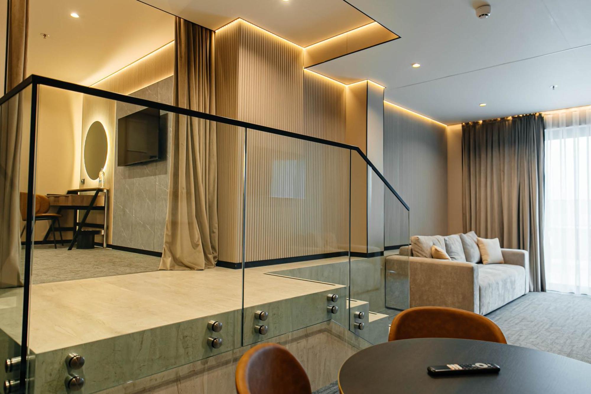 Hotel Medistone 오미스 외부 사진