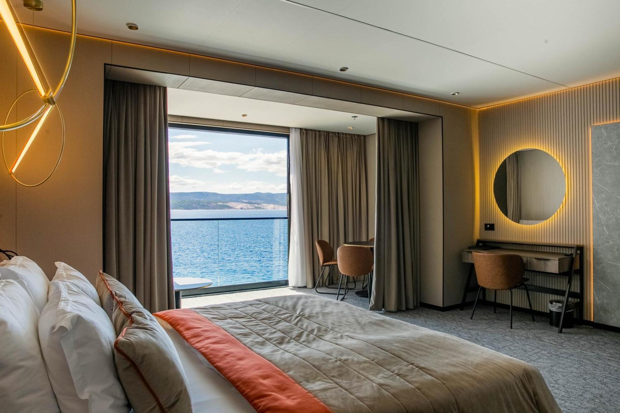 Hotel Medistone 오미스 외부 사진