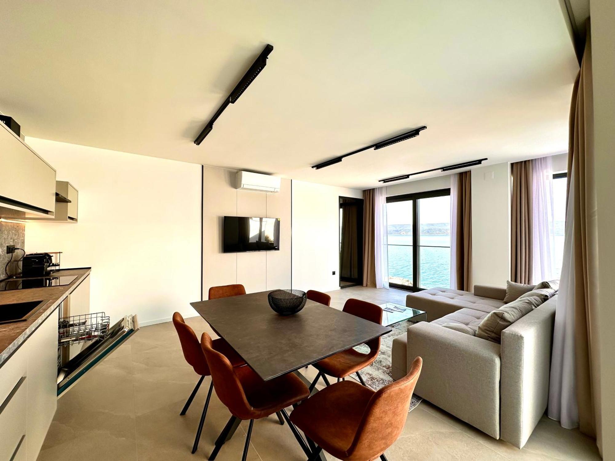 Hotel Medistone 오미스 외부 사진