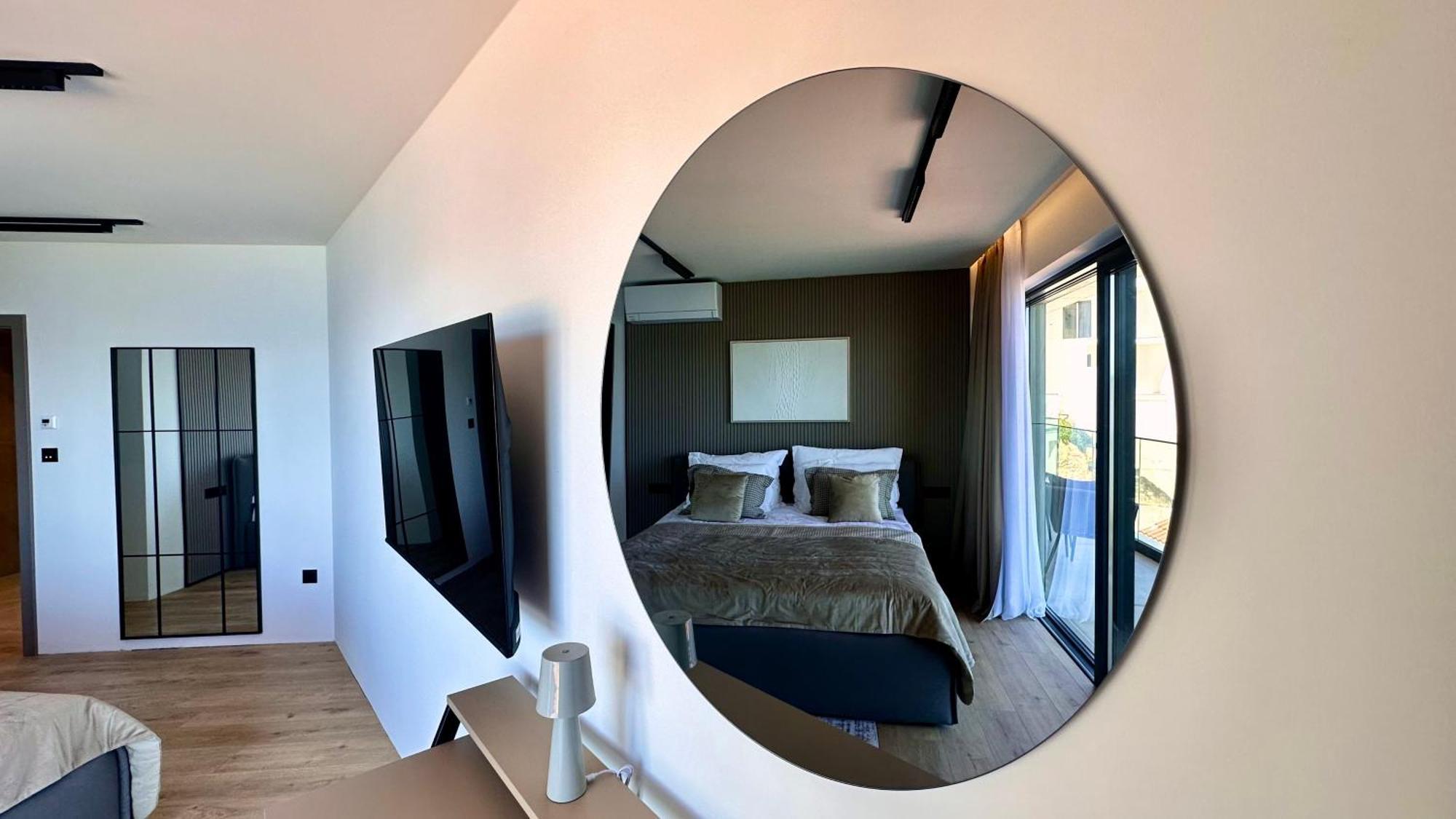 Hotel Medistone 오미스 외부 사진