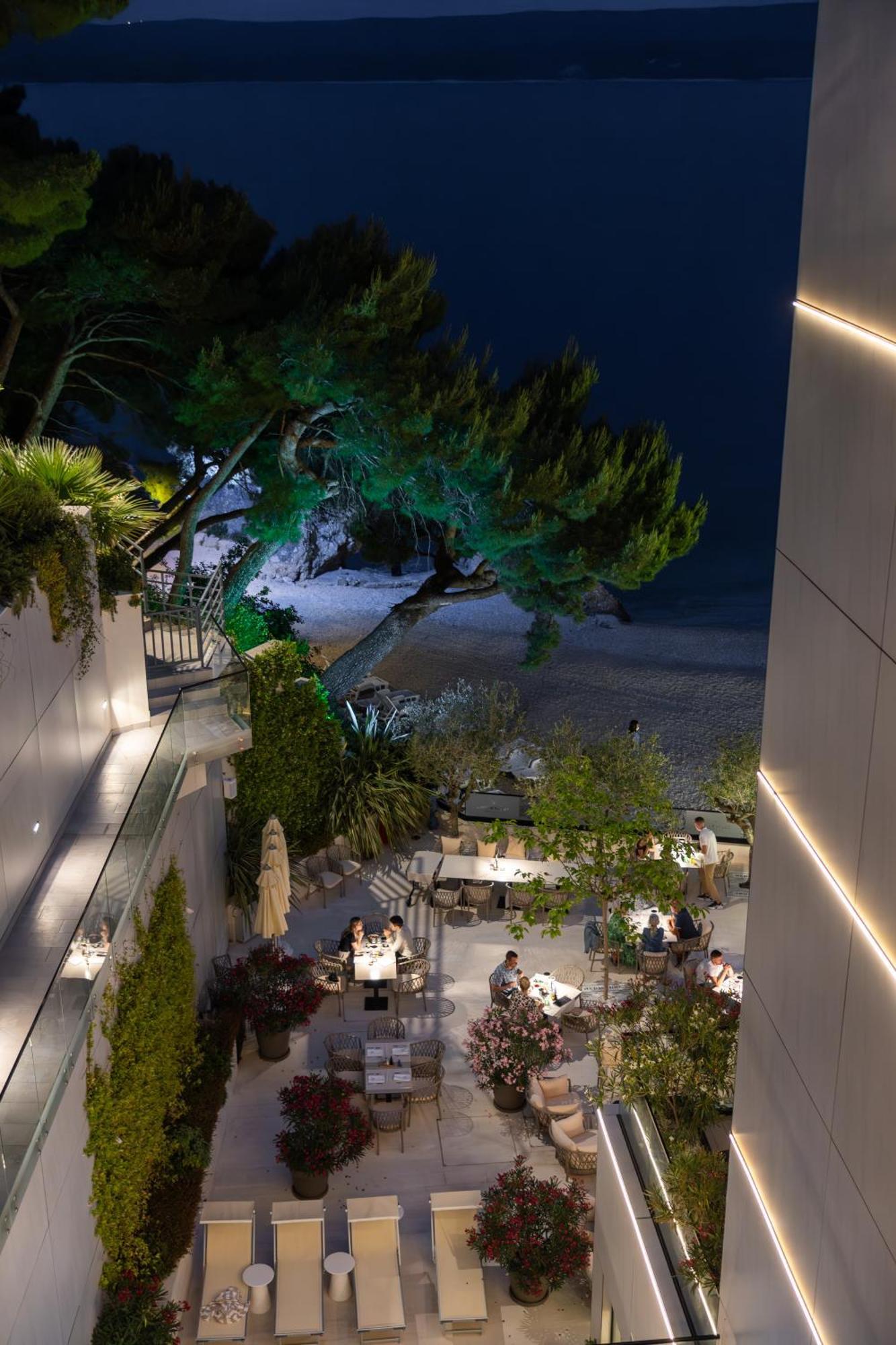 Hotel Medistone 오미스 외부 사진